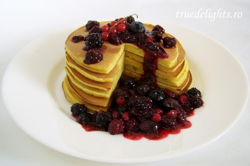pancakes cu fructe de padure